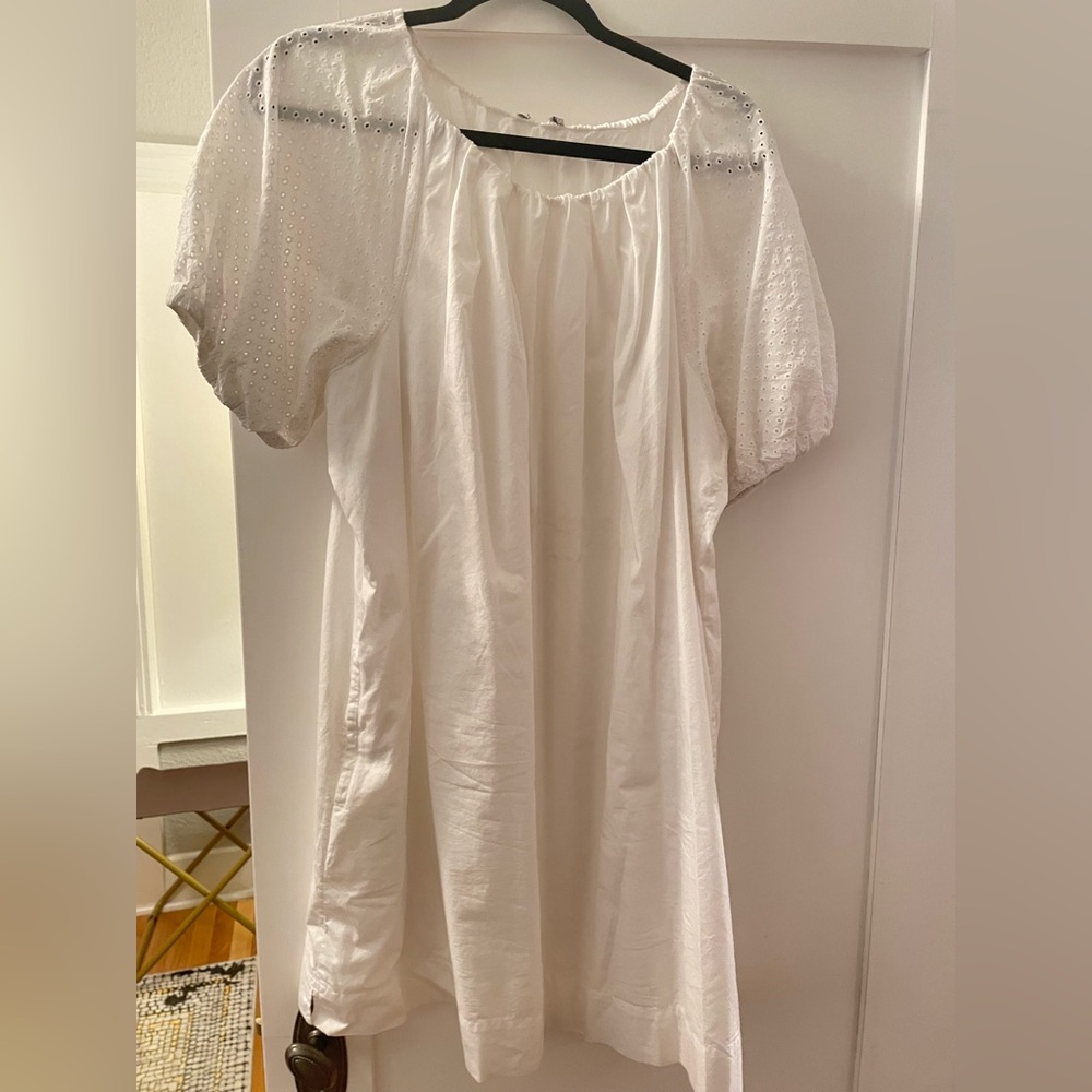 White cotton dress w eyelet sleeves